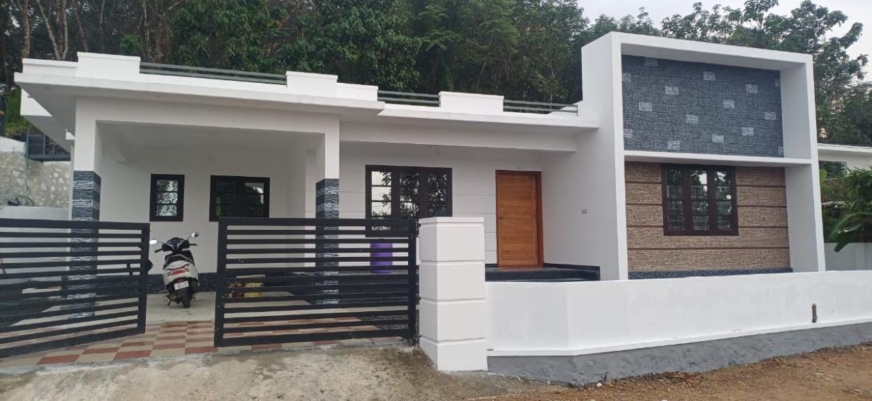 പാലാ -തൊടുപുഴ സ്റ്റേറ്റ് ഹൈവേയിൽ നിന്നും  1 കി.മീ.  കരിങ്കുന്നം - മറ്റത്തിപ്പാറ റൂട്ടിൽ 4BHK  1800 Sq. Ft . വീട്,  12 സെൻ്റ് സ്ഥലം, 