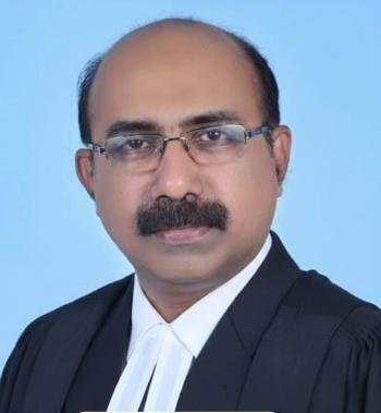 ഇടുക്കി ജില്ലാ  അഡിഷണൽ  ജില്ലാ  ഗവണ്മെന്റ് പ്ളീഡർ  ആൻഡ്  പബ്ലിക് പ്രോസിക്യൂട്ടർ  ആയി നിയമിതനായ  അഡ്വ. ബിനു കെ. തോട്ടുങ്കൽ.    