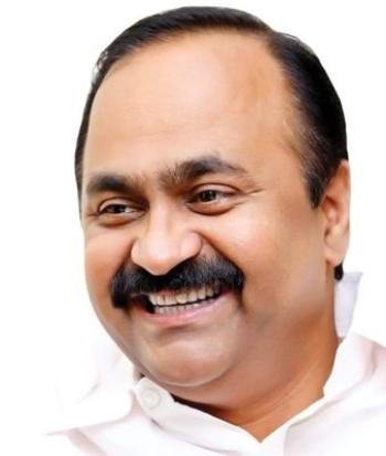 കോളേജ് ആർട്സ് ക്ലബ് സെക്രട്ടറിയായി തുടങ്ങി മുഖ്യമന്ത്രി പദത്തിലേക്ക്.; പടവുകൾ താണ്ടി വി ഡി സതീശൻ്റെ മുന്നേറ്റം.