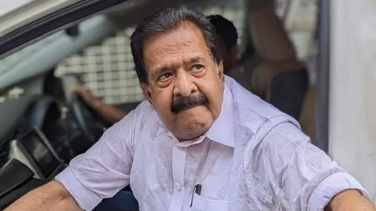 മുഖ്യമന്ത്രി പ്രഖ്യാപനത്തിന് പിന്നാലെ വീടുവിട്ടിറങ്ങി ചെന്നിത്തല