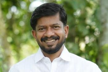 മന്ത്രി ഒ.ജെ. ജനീഷിന് അനുവദിച്ച പത്താം നമ്പര്‍ സ്റ്റേറ്റ് കാറിന്റെ നമ്പറും കൊടുങ്ങല്ലൂരില്‍ ലഭിച്ച വോട്ടിന്റെ ഭൂരിപക്ഷവും ഒരേ അക്കങ്ങള്‍.