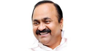 പ്രവേശനോത്സവം ആഘോഷമാക്കി കുരുന്നുകൾ; കുട്ടിക്കാല ഓർമ്മകൾ പങ്കുവെച്ച് മുഖ്യമന്ത്രി