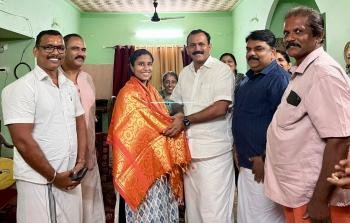 റാങ്ക് തിളക്കം : കൂടപ്പുലത്തിന്റെ കൂട്ടുകാരിക്ക് ബിജെപി നേതാവ് ഷോൺ ജോർജിന്റെ ആദരം