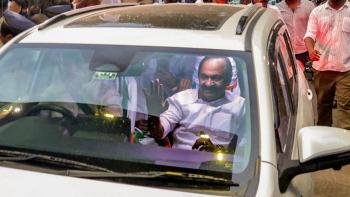 കെഎസ്ആര്‍ടിസി ഓർഡിനറി ബസിൽ സ്ത്രീകള്‍ക്കും ട്രാന്‍സ്‌ജെന്‍ഡറുകള്‍ക്കും ജൂണ്‍ 15 മുതല്‍ സൗജന്യയാത്ര; പ്രഖ്യാപിച്ച് മുഖ്യമന്ത്രി