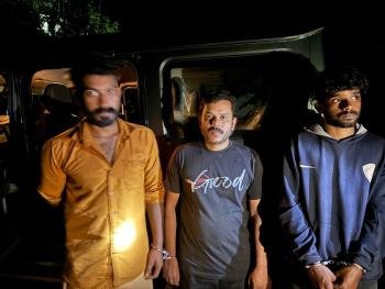 കരിങ്കുന്നത്ത്     തൂഫാൻ - നാർക്കോ ഹണ്ട് ൻ്റെ ഭാഗമായി കുഴിമറ്റത്ത് നിന്നും 3 യുവാക്കളെ 10 കിലോ കഞ്ചാവുമായി ഇന്നലെ രാത്രി  പൊലീസ് പിടികൂടി.