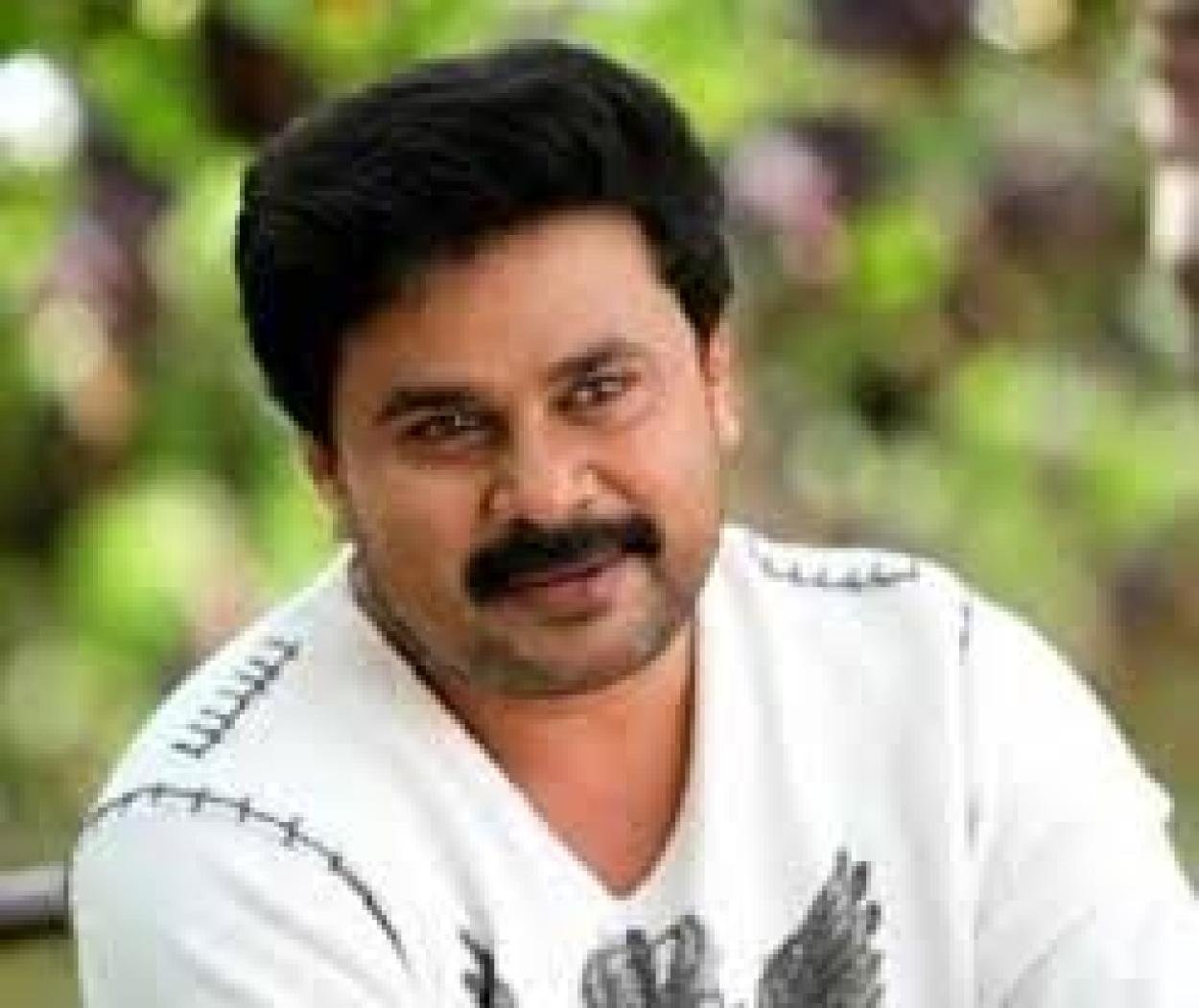 നടിയെ ആക്രമിച്ച കേസിൽ നടൻ ദിലീപിനെ കുറ്റവിമുക്തനാക്കി കോടതി വെറുതെ വിട്ടു. ഒന്നു മുതൽ ആറു വരെയുള്ള പ്രതികൾ കുറ്റക്കാർ