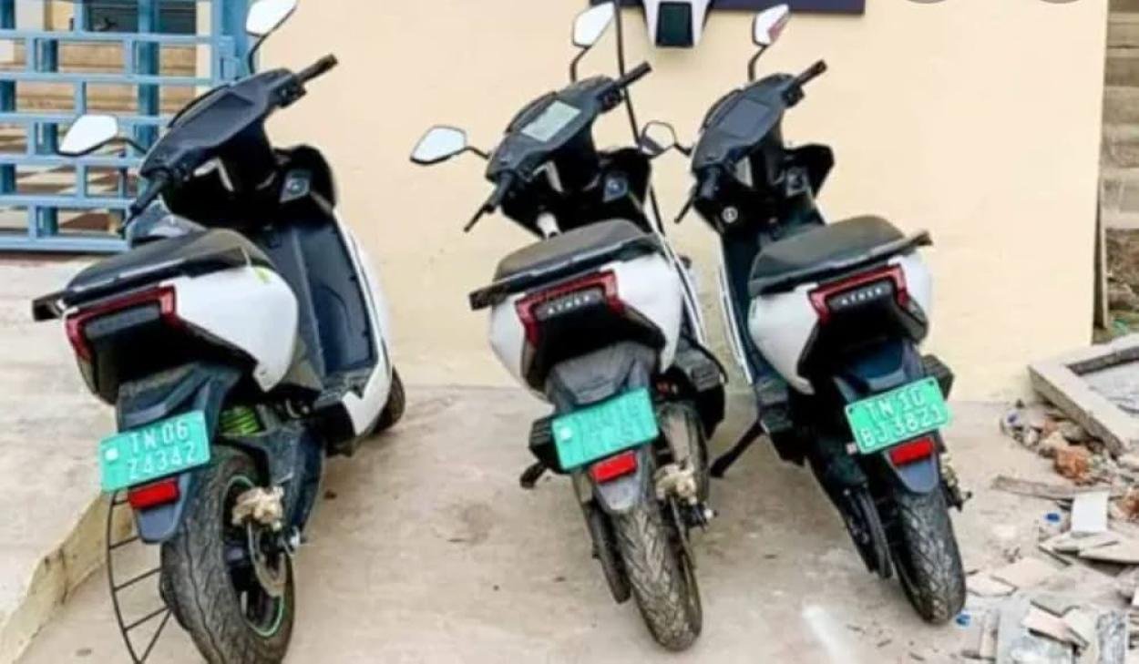 പെട്രോൾ ബൈക്കുകളുടെ കൗണ്ട്ഡൗൺ തുടങ്ങി; 2028 മുതൽ രജിസ്ട്രേഷൻ ഇല്ല, ഡൽഹിയുടെ പുതിയ EV നയം