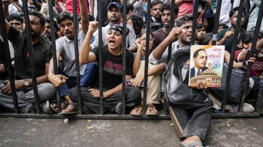 സിജെപി പ്രതിഷേധക്കാർക്ക് നേരെ പെല്ലറ്റ് ഗൺ പ്രയോഗം, പൊലീസിനെ രൂക്ഷമായി വിമർശിച്ച് സുപ്രീംകോടതി, അമിതാധികാര പ്രയോഗത്തിൽ ചീഫ് ജസ്റ്റിസിൻ്റെ താക്കീത്.