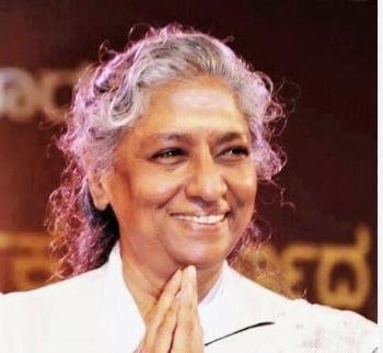 സംഗീതസാന്ദ്രമായി അൽഫോൻസാ കോളേജ്; ‘ഇളം മഞ്ഞിൽ കുളിരുമായൊരു കുയിൽ’ ഗാനവിരുന്ന് ശ്രദ്ധേയമായി