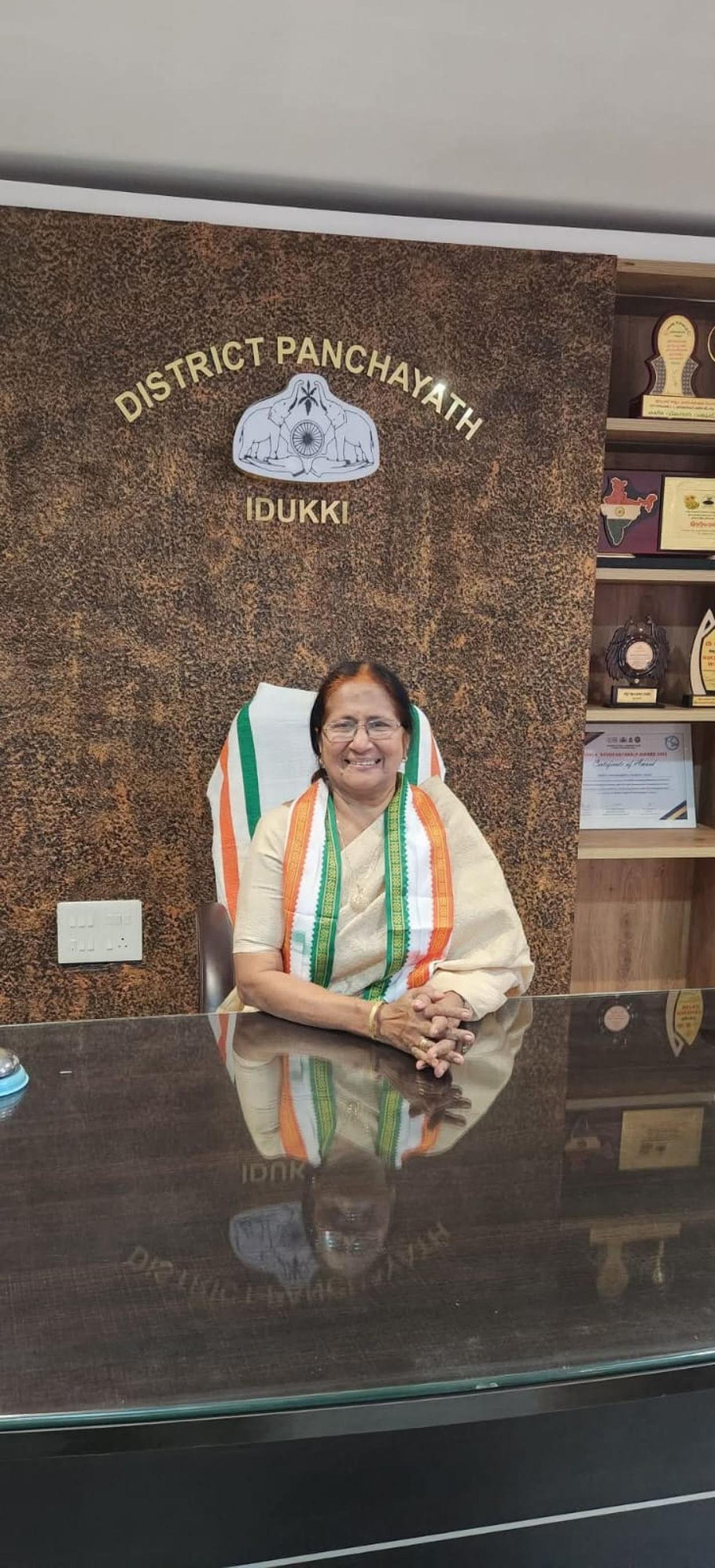 പ്രൊഫ. ഷീല സ്റ്റീഫൻ  ഇടുക്കി ജില്ലാ പഞ്ചായത്ത് പ്രെസിഡന്റായി  തെരഞ്ഞെടുക്കപ്പെട്ടു