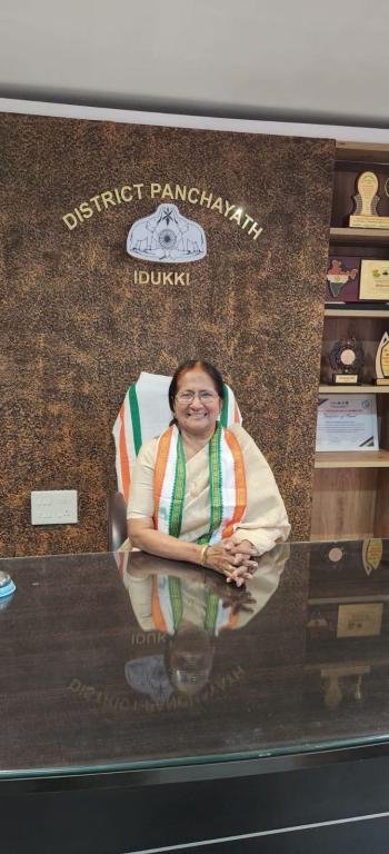 പ്രൊഫ. ഷീല സ്റ്റീഫൻ  ഇടുക്കി ജില്ലാ പഞ്ചായത്ത് പ്രെസിഡന്റായി  തെരഞ്ഞെടുക്കപ്പെട്ടു