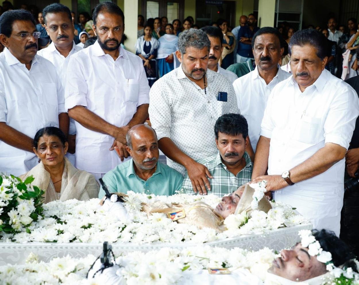 ഉരുൾപൊട്ടൽ ദുരന്തത്തിൽ മരണമടഞ്ഞ റെജീനയ്ക്കും ജോസഫിനും വിട നൽകി നാട്