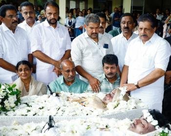 ഉരുൾപൊട്ടൽ ദുരന്തത്തിൽ മരണമടഞ്ഞ റെജീനയ്ക്കും ജോസഫിനും വിട നൽകി നാട്