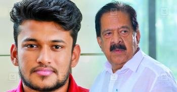 അർജുൻ ആയങ്കിയുടെ അറസ്റ്റ്: വിവരം നൽകിയ ഓട്ടോ ഡ്രൈവർക്ക് പാരിതോഷികം; ഒരു ലക്ഷം രൂപ നൽകുമെന്ന് ഒരു വ്യക്തി അറിയിച്ചതായി മന്ത്രി രമേശ് ചെന്നിത്തല