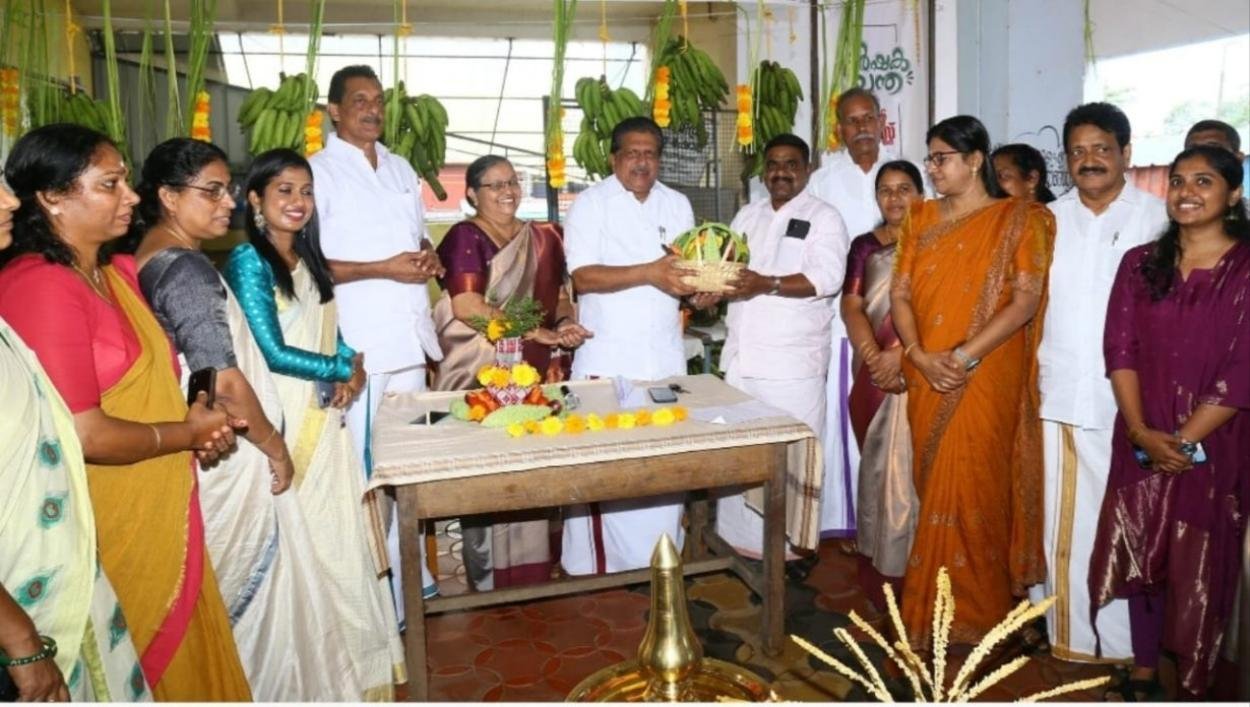കൃഷിവകുപ്പിന്റെ ഓണച്ചന്തയ്ക്ക് തുടക്കമായി ; മന്ത്രി മോൻസ് ജോസഫ് ഉദ്ഘാടനം ചെയ്തു