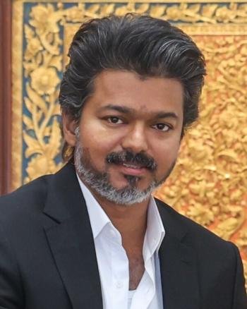തമിഴ്‌നാട് മുഖ്യമന്ത്രിയായി അധികാരമേറ്റ് വെറും മൂന്ന് മാസം പിന്നിടുമ്പോൾ, പതിറ്റാണ്ടുകളുടെ രാഷ്ട്രീയ പരിചയമുള്ള മുതിർന്ന നേതാക്കൾക്കൊപ്പം സി. ജോസഫ് വിജയ് ഇടംപിടിച്ചു