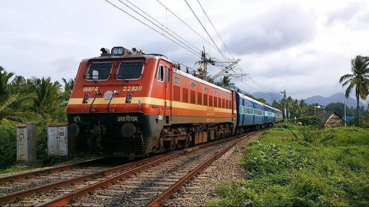 ഓസിൽ യാത്ര ചെയ്യുന്നവരിൽ മലയാളിയും മോശക്കാരല്ല :റെ​യി​ൽ​വേ ന​ട​ത്തി​യ മി​ന്ന​ൽ പ​രി​ശോ​ധ​ന​യി​ൽ 725 പേ​രെ പി​ടി​കൂ​ടി 5.66 ലക്ഷം പിഴ ഈടാക്കി 